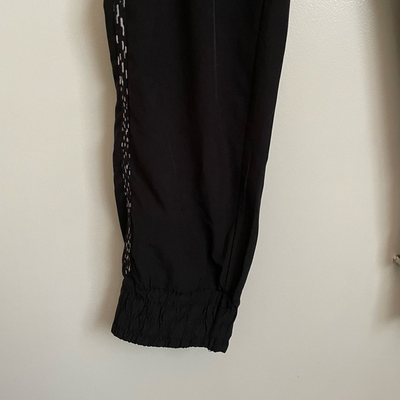 Fabletics size small joggers - Picture 9 of 9